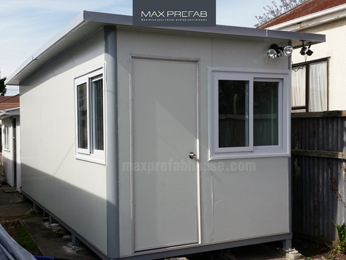 Small Prefab Carbins CB2343-1